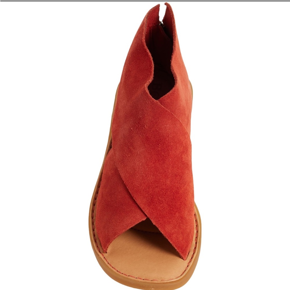 Born Iwa Sandals - Red Suede. Worn one! Excellent condition! Size 9